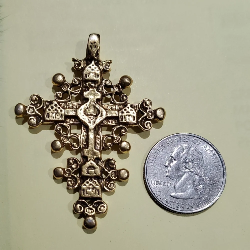 1992 MMA Cleo Elegant Gold Cross Pendant Metropolitan Museum Of Arts Vintage MET